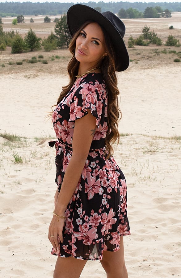 Ruffle Bloemen Jurkje Nina Zwart Roze – shoparchief — foto 2