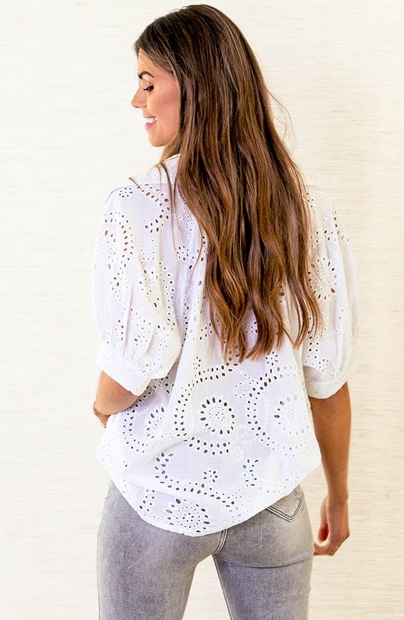 V-hals Broderie Blouse Christel Ecru – shoparchief — foto 4