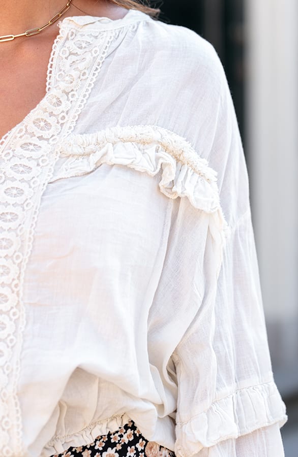 Bohemian Ruffle Blouse Gabriella Ecru – shoparchief — foto 6