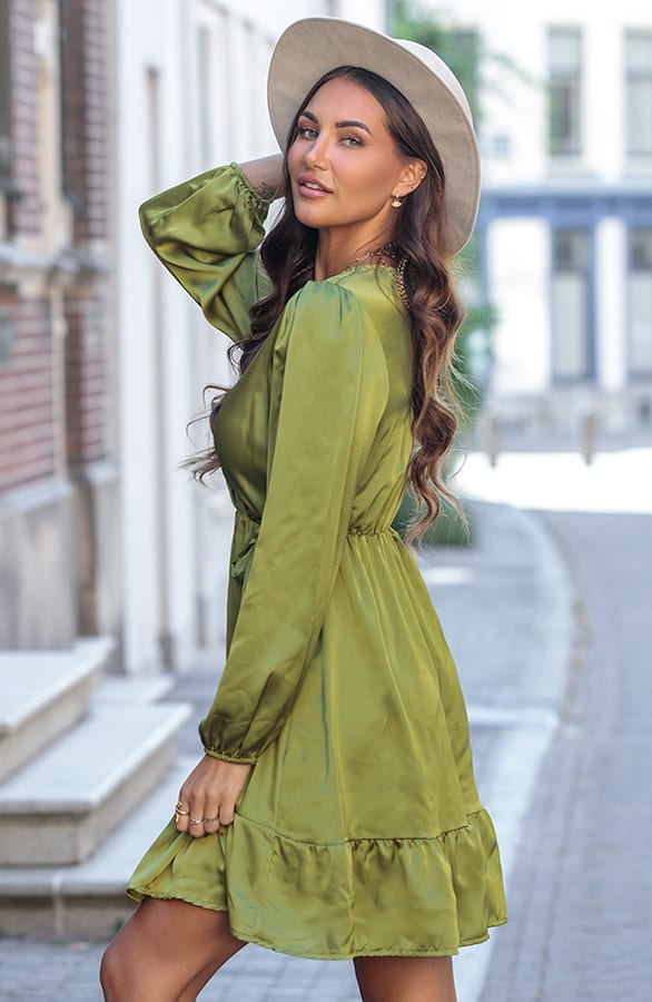 Satijnen Ruffle Jurk Sophie Olive – shoparchief — foto 3