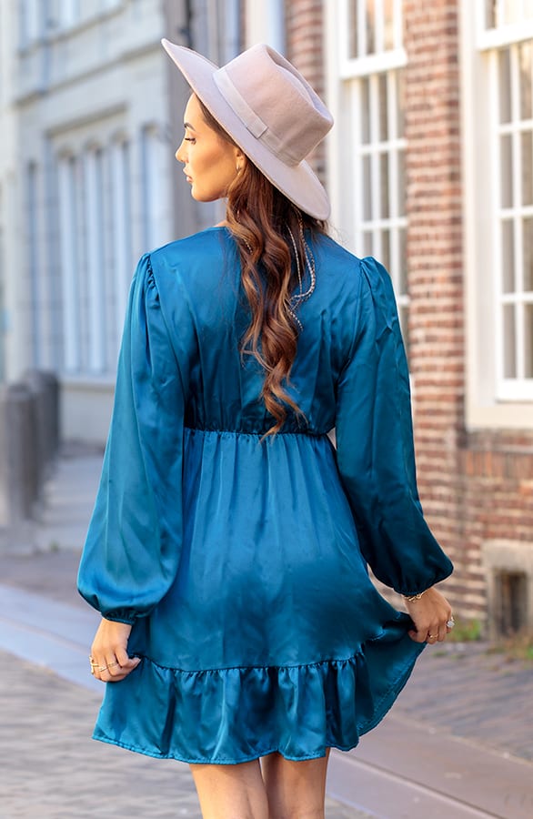 Satijnen Ruffle Jurk Sophie Petrol – shoparchief — foto 4
