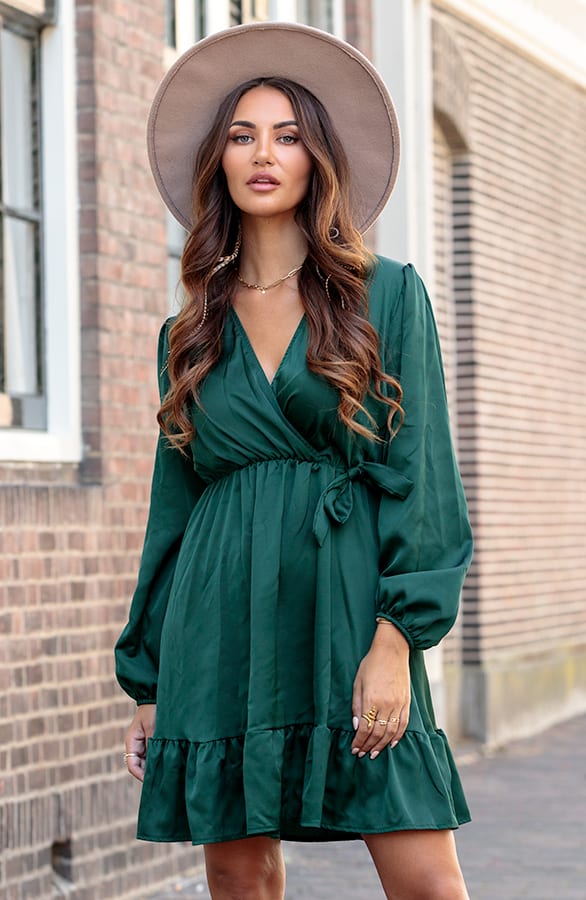 Satijnen Ruffle Jurk Sophie Smaragd – shoparchief