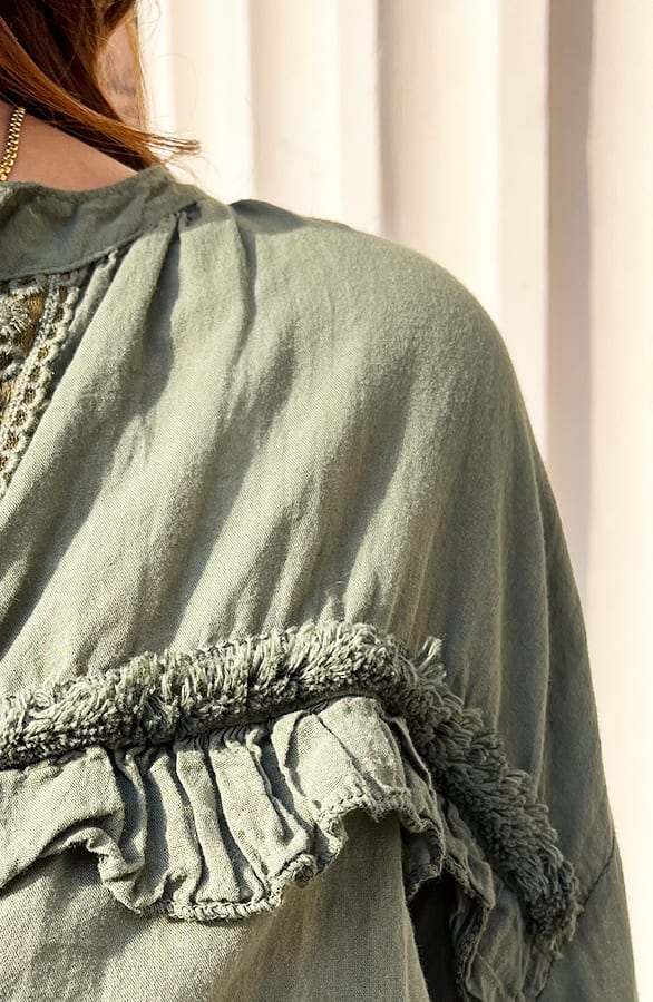 Bohemian Ruffle Blouse Gabriella Army – shoparchief — foto 5