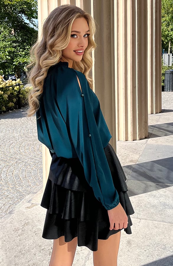 Detailed Sleeve Blouse Meike Petrol – shoparchief