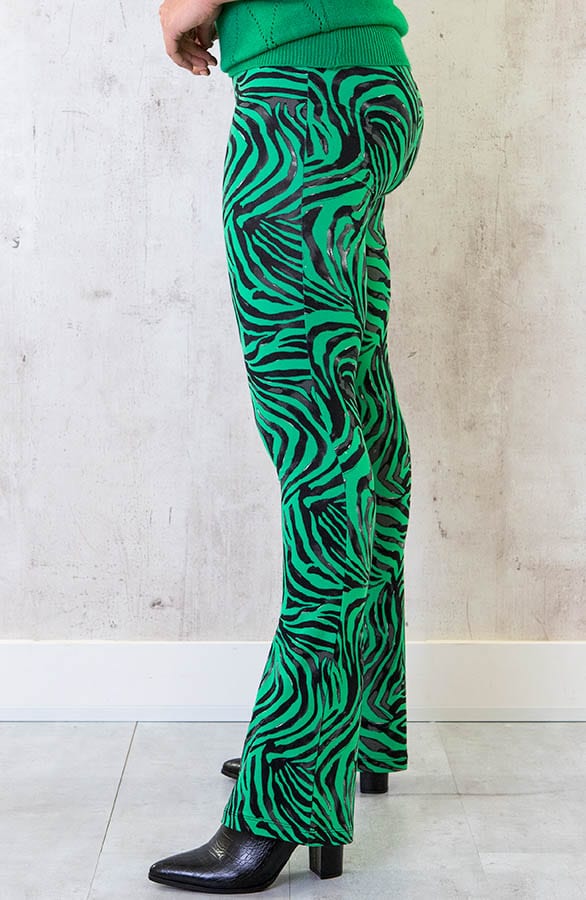 Janine Flared Broek Zebraprint Bright Green – shoparchief — foto 3