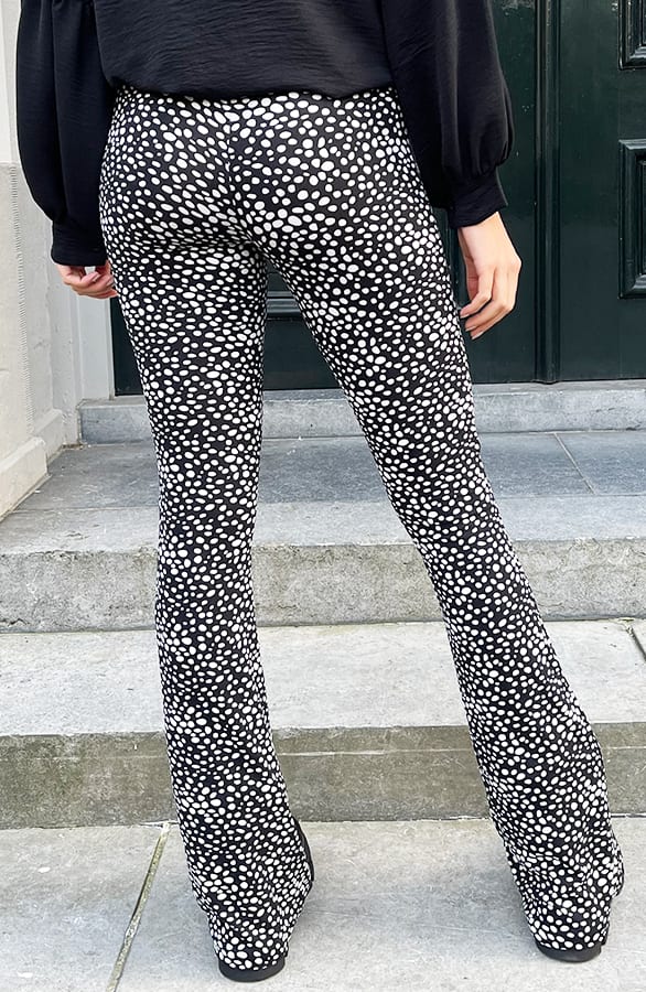 Janine Flared Broek Cheetah Zwart Wit – shoparchief — foto 6