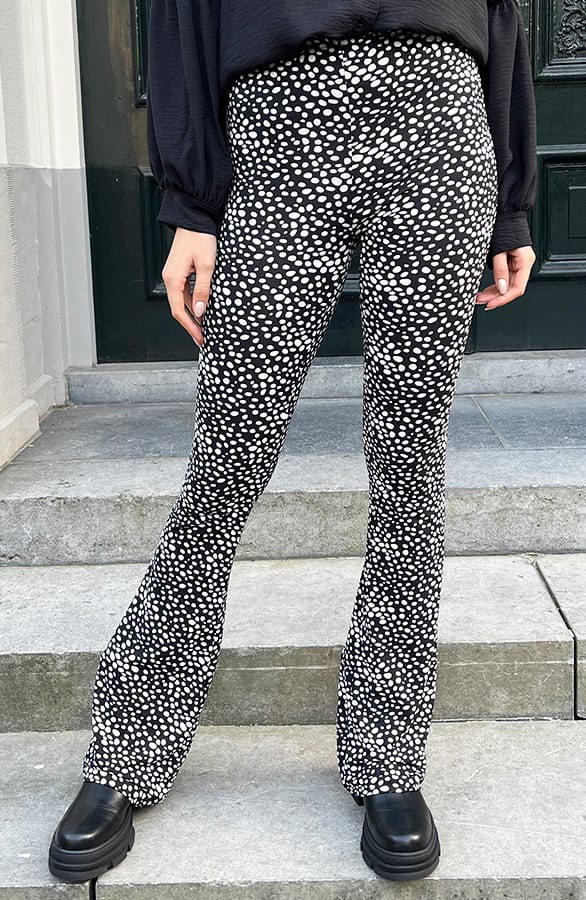 Janine Flared Broek Cheetah Zwart Wit – shoparchief — foto 5