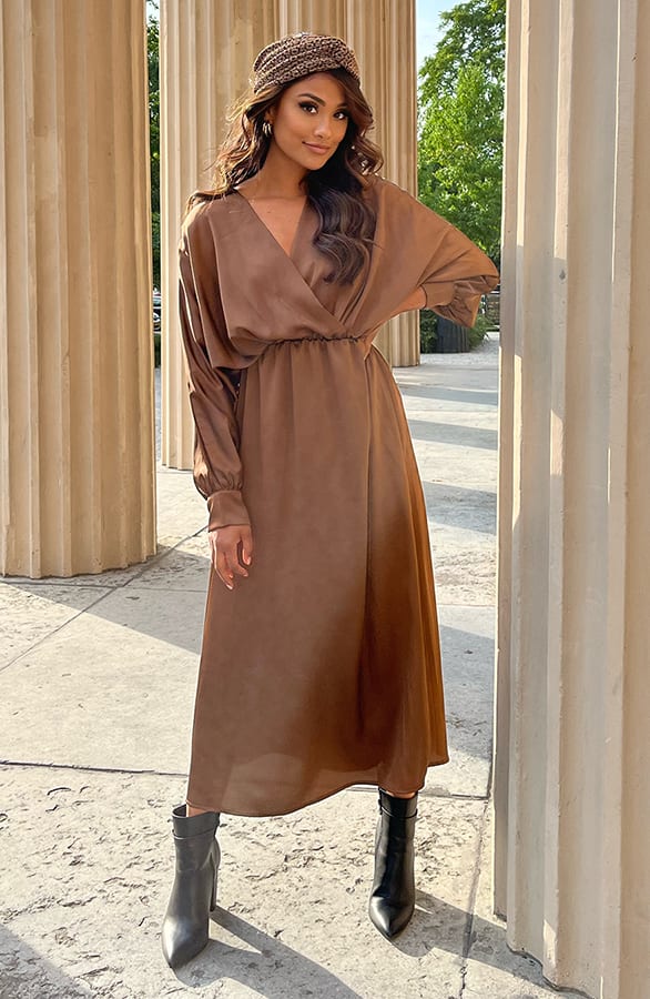 Lange Jurk Van Satijn Kendi Camel – shoparchief