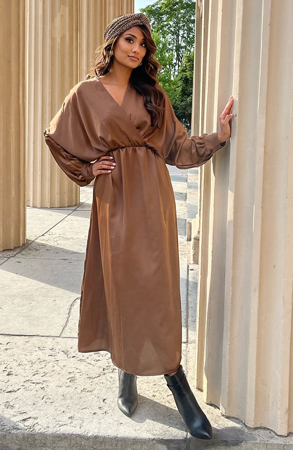 Lange Jurk Van Satijn Kendi Camel – shoparchief — foto 3