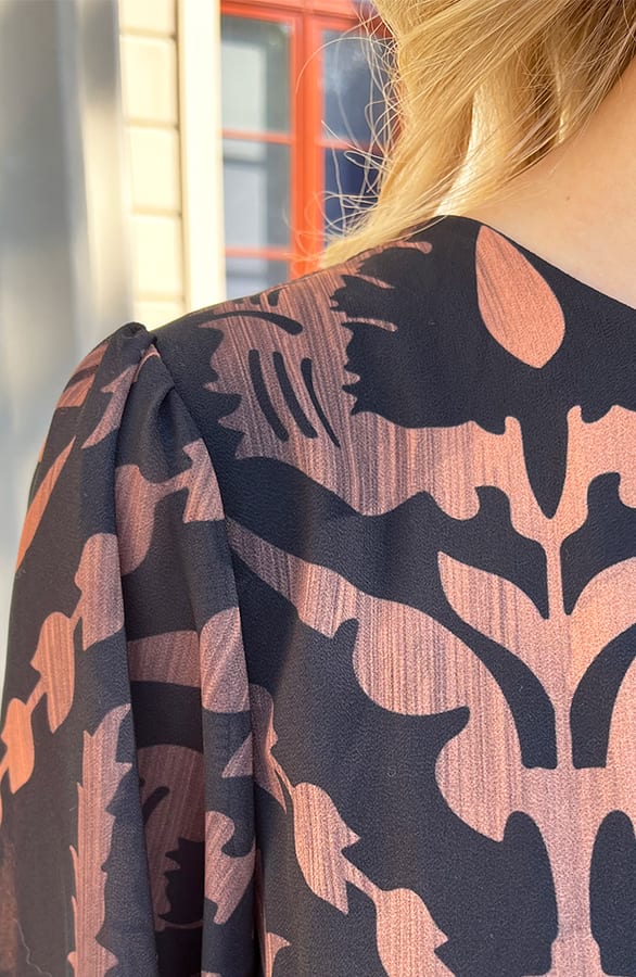 Ruches Print Jurk Rosan Zwart Camel – shoparchief — foto 6