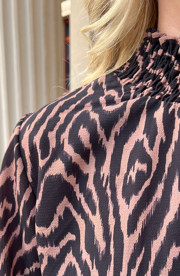 Zebra Blouse Met Col Janee Camel – shoparchief — foto 5