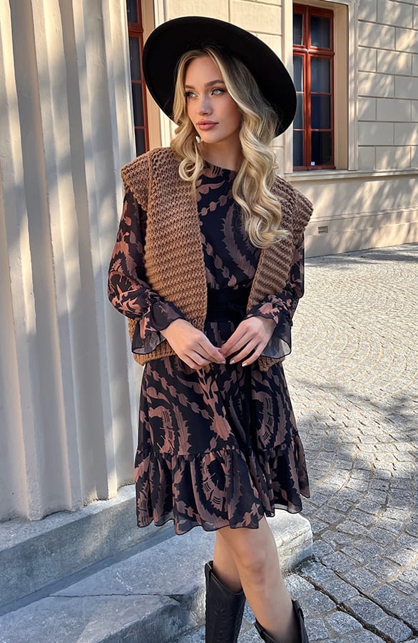 Grof Gebreid Gilet Kiek Camel – shoparchief — foto 4