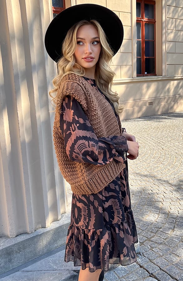Grof Gebreid Gilet Kiek Camel – shoparchief — foto 2
