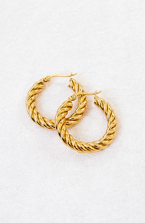 Twisted oorbellen Lorah Goud – shoparchief