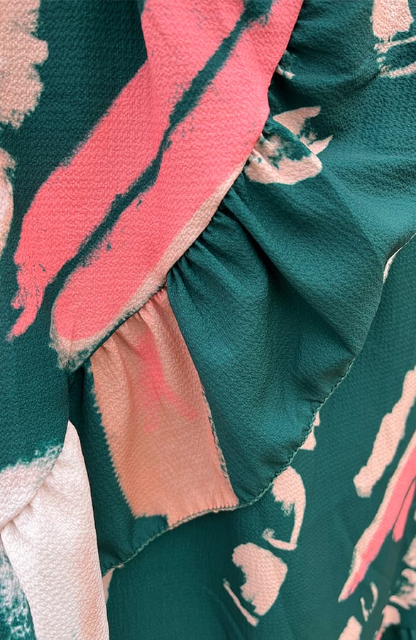 V-hals Print Jurk Everleigh Smaragd – shoparchief — foto 5