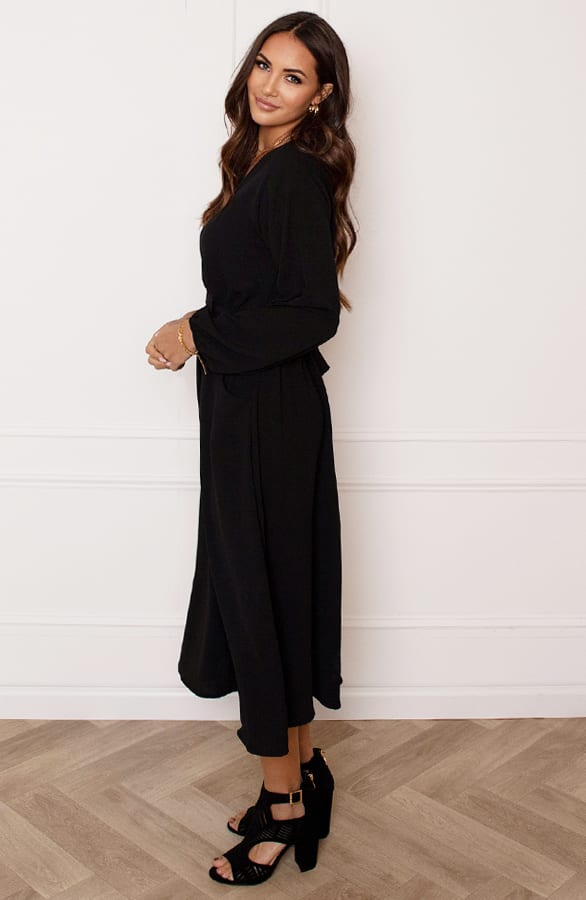 Midi Jurk Met Zakken Leah Zwart – shoparchief — foto 4