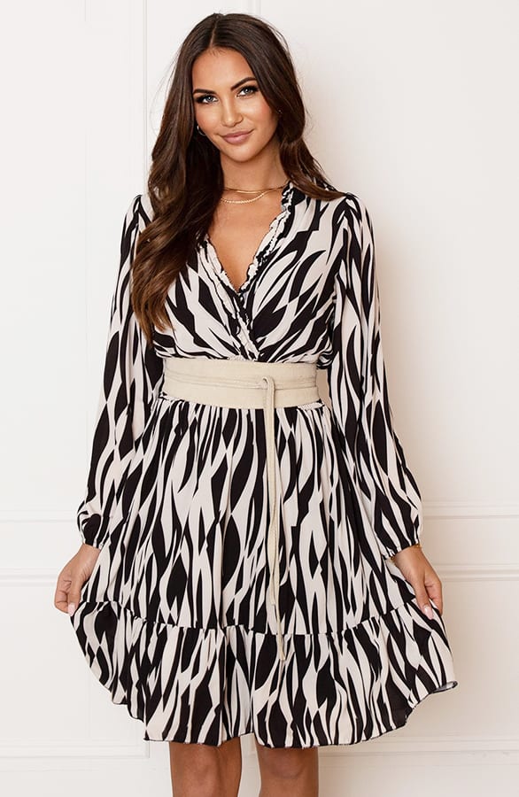 Ruffle Print Jurk Saar Zwart Beige – shoparchief — foto 3