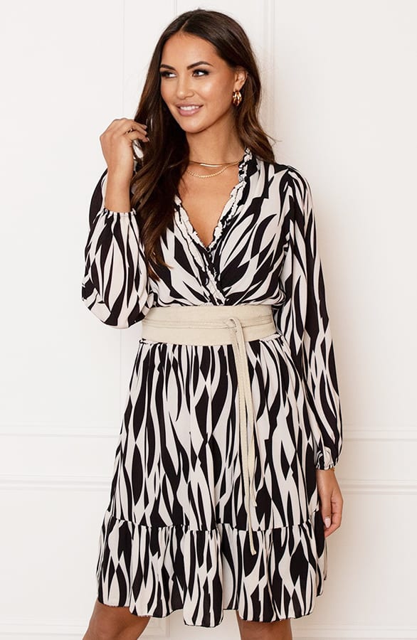 Ruffle Print Jurk Saar Zwart Beige – shoparchief — foto 2