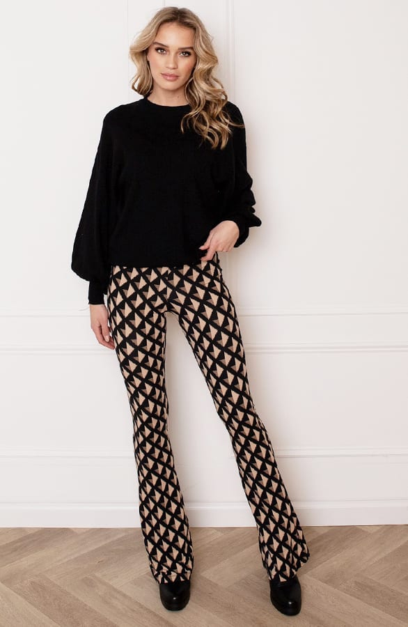 Sweater met Pofmouw Lena Zwart – shoparchief — foto 4