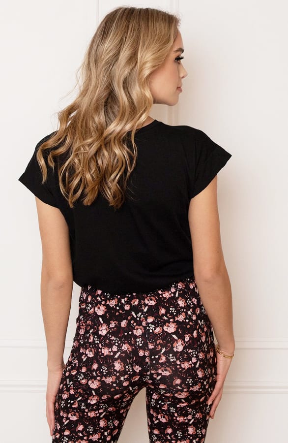 Girl Boss Top Nora Zwart Fuchsia – shoparchief — foto 4