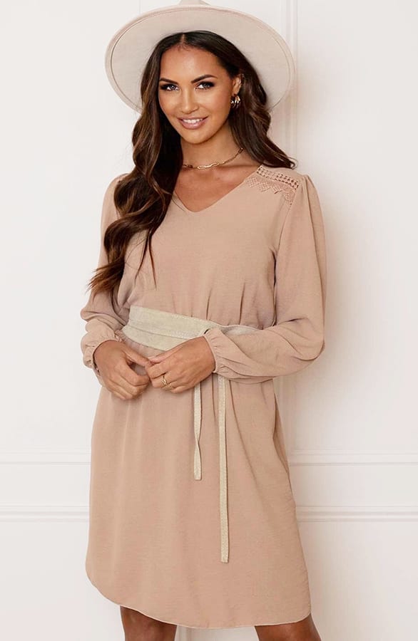 Detailed Dress Jaimy Camel – shoparchief — foto 2