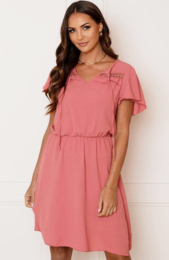 Detailed Strik Jurk Kensi Dust Roze – shoparchief