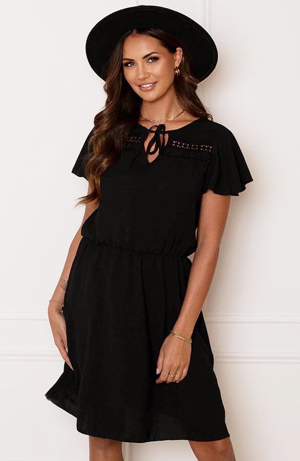 Detailed Strik Jurk Kensi Zwart – shoparchief