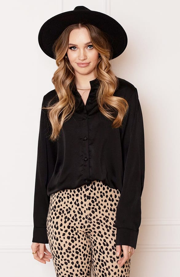 Glanzende Blouse Layla Zwart – shoparchief — foto 3