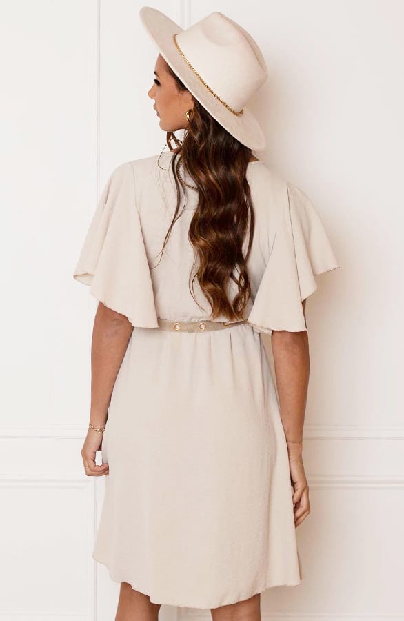 Jurk Nikkie Beige 2.0 – alle jurkjes — foto 11