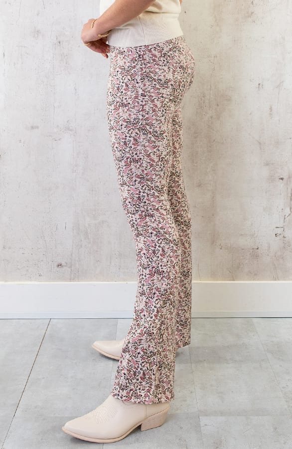 Janine Flared Broek Flower Creme Roze – flared broeken — foto 7