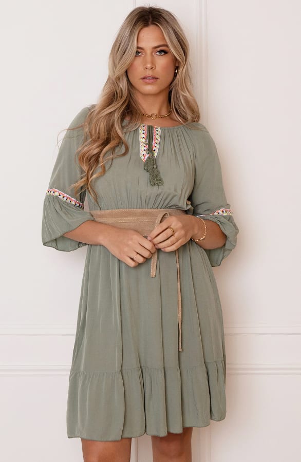 Offshoulder Jurk Laila Army – shoparchief — foto 5