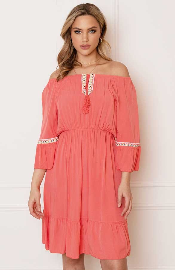 Offshoulder Jurk Laila Koraal – shoparchief — foto 6