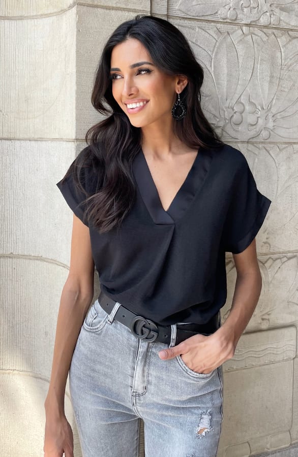 V-hals Korte Mouwen T-shirt Ivy Zwart – shoparchief — foto 2