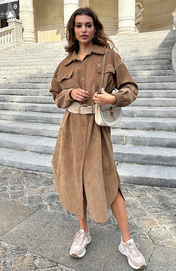 Corduroy Jurk Met Knopen Aukje Camel – shoparchief
