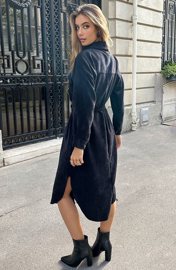 Corduroy Jurk Met Knopen Aukje Zwart – shoparchief — foto 3