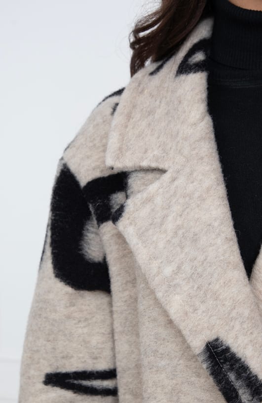 Oversized Letter Coat Yvonne Beige – shoparchief — foto 8