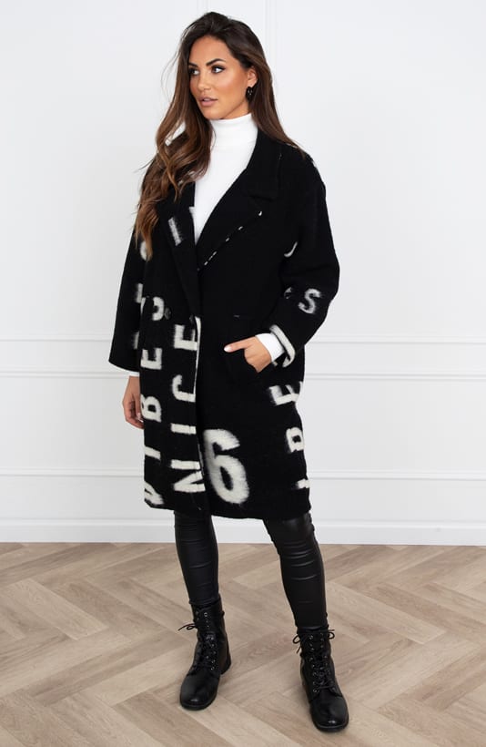 Oversized Letter Coat Yvonne Zwart – shoparchief — foto 5