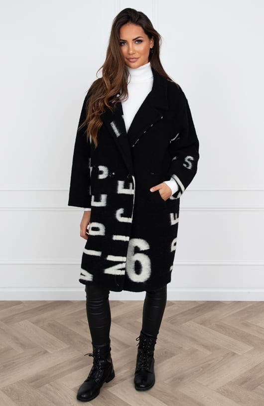 Oversized Letter Coat Yvonne Zwart – shoparchief