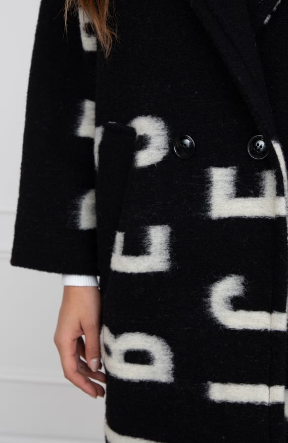 Oversized Letter Coat Yvonne Zwart – shoparchief — foto 8