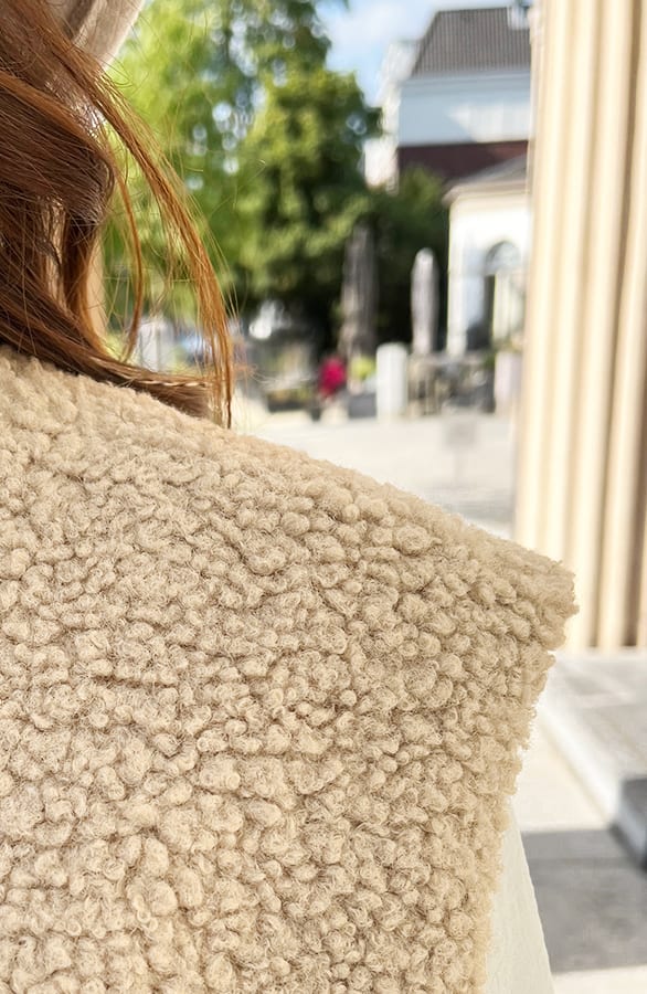 Teddy Gilet Tara Light Camel – shoparchief — foto 12