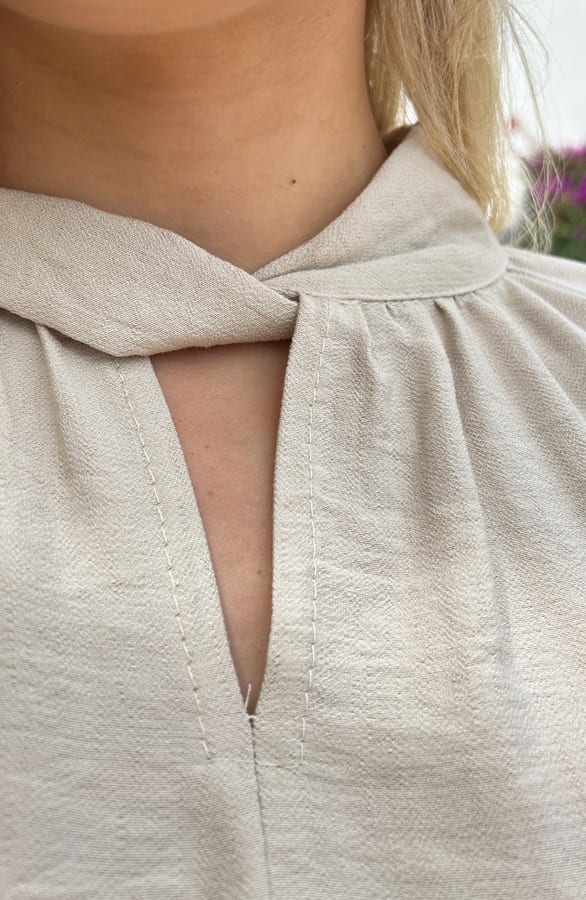 Blouse Twisted Aimee Beige – shoparchief — foto 4