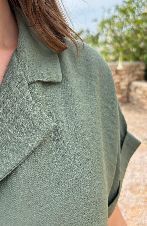 Midi Jurk Met Knopen Elise Legergroen – shoparchief — foto 6