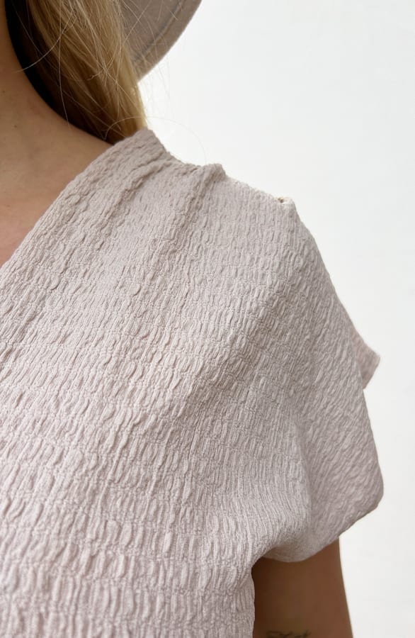 Trendy V-Hals Top Jaydi Beige – shoparchief — foto 6