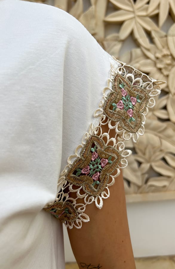 Detailed Sleeve Top Boho Esmee Roses – shoparchief — foto 4