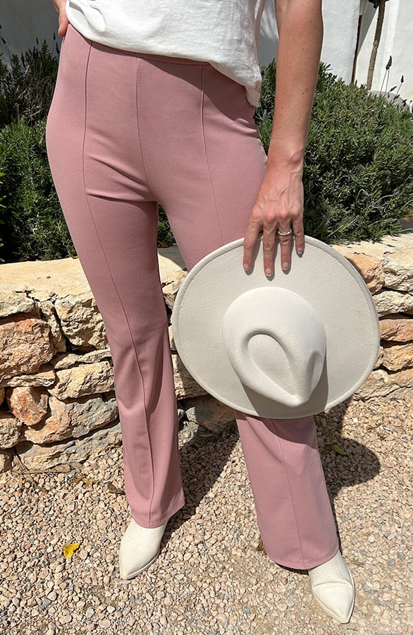 Janine Flared Broek Met Stiksel Dust Roze – shoparchief