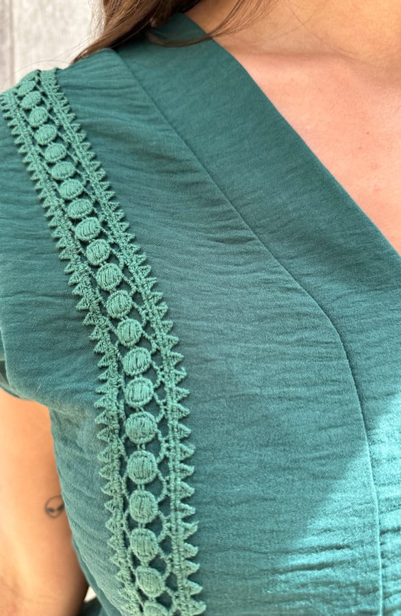 Detailed V-Hals Top Rosie Smaragd – shoparchief — foto 6