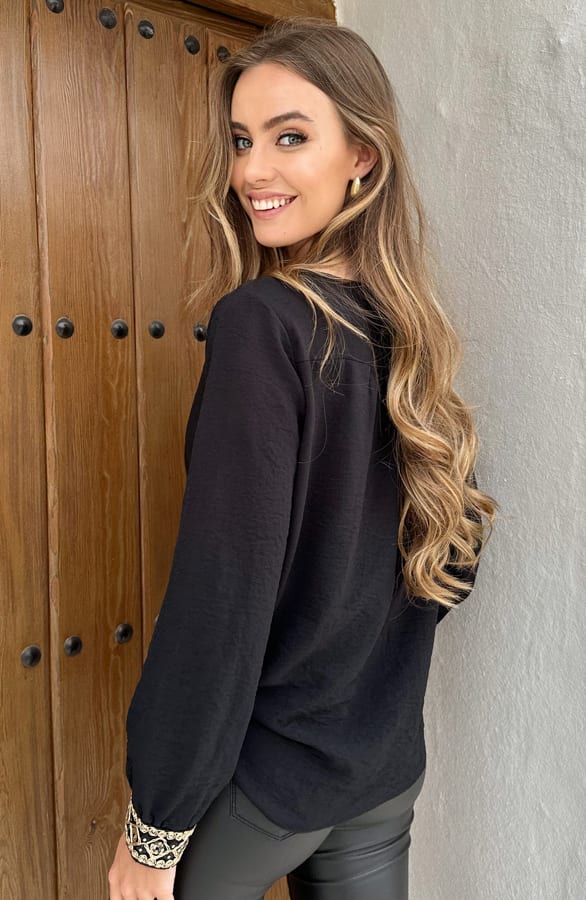 Blouse Met Gouden Details Lize Zwart – shoparchief — foto 2