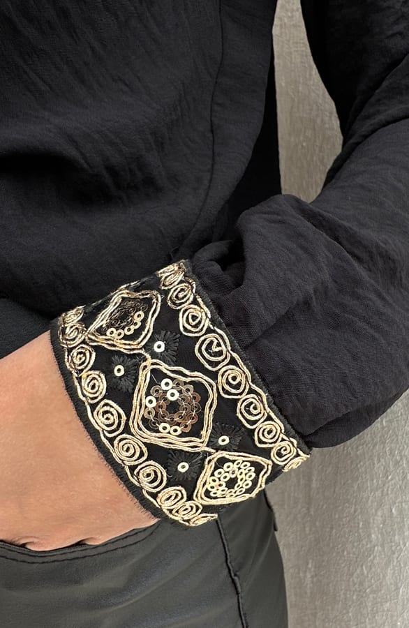 Blouse Met Gouden Details Lize Zwart – shoparchief — foto 3