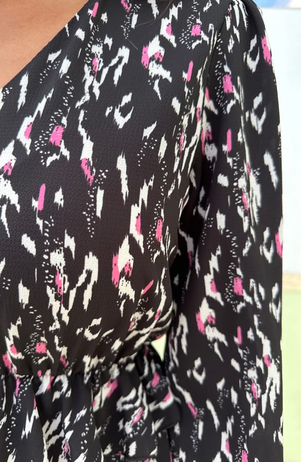 Ruffle Jurk Riley Zwart Roze – shoparchief — foto 6