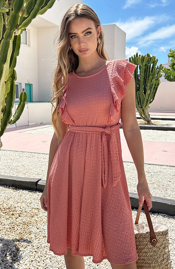 Textured Ruches Jurk Leah Light Peach – shoparchief
